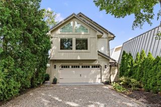 1424 W Oakley Park Road, Commerce Charter Township, MI 48390