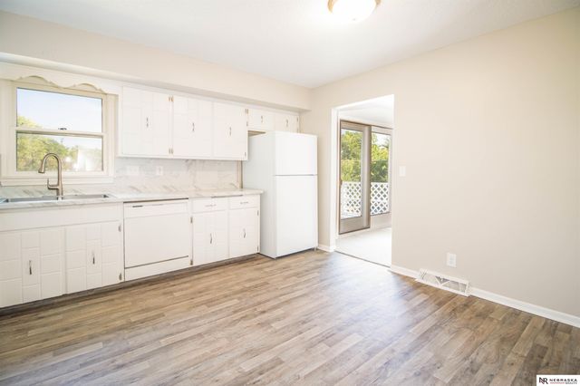 5235 N 96th Street, Omaha, NE 68134