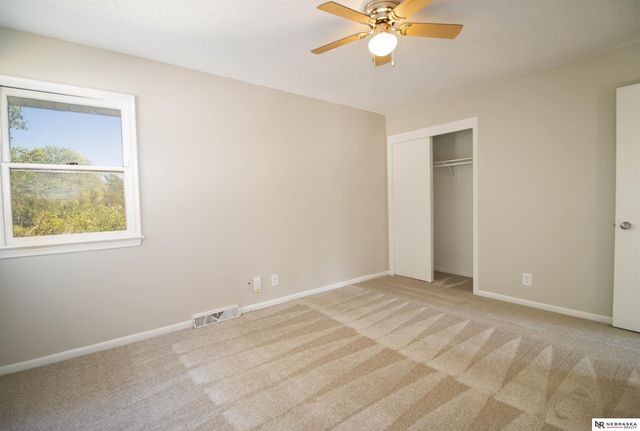 5235 N 96th Street, Omaha, NE 68134