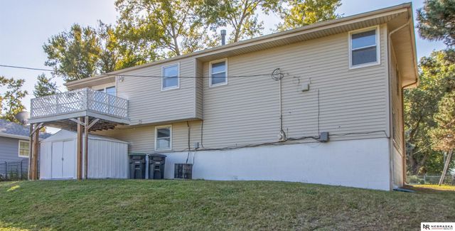 5235 N 96th Street, Omaha, NE 68134