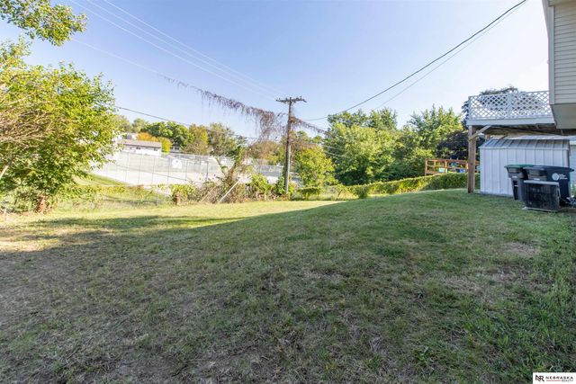 5235 N 96th Street, Omaha, NE 68134