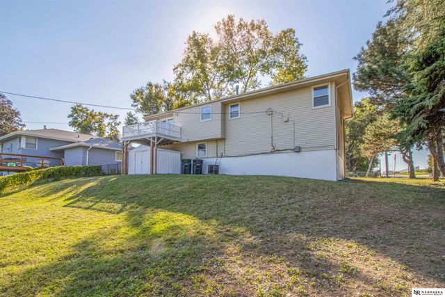 5235 N 96th Street, Omaha, NE 68134