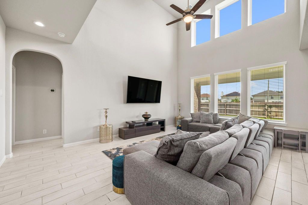 Image 10 of property listing at 60 Indian Wells Drive, Manvel, TX 77578