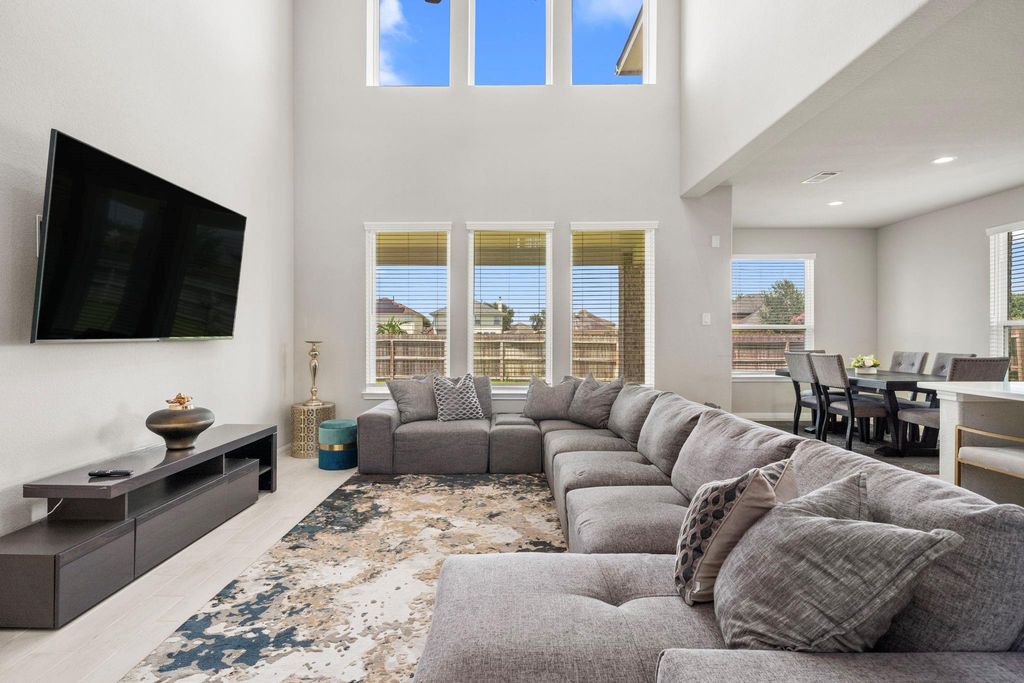 Image 11 of property listing at 60 Indian Wells Drive, Manvel, TX 77578