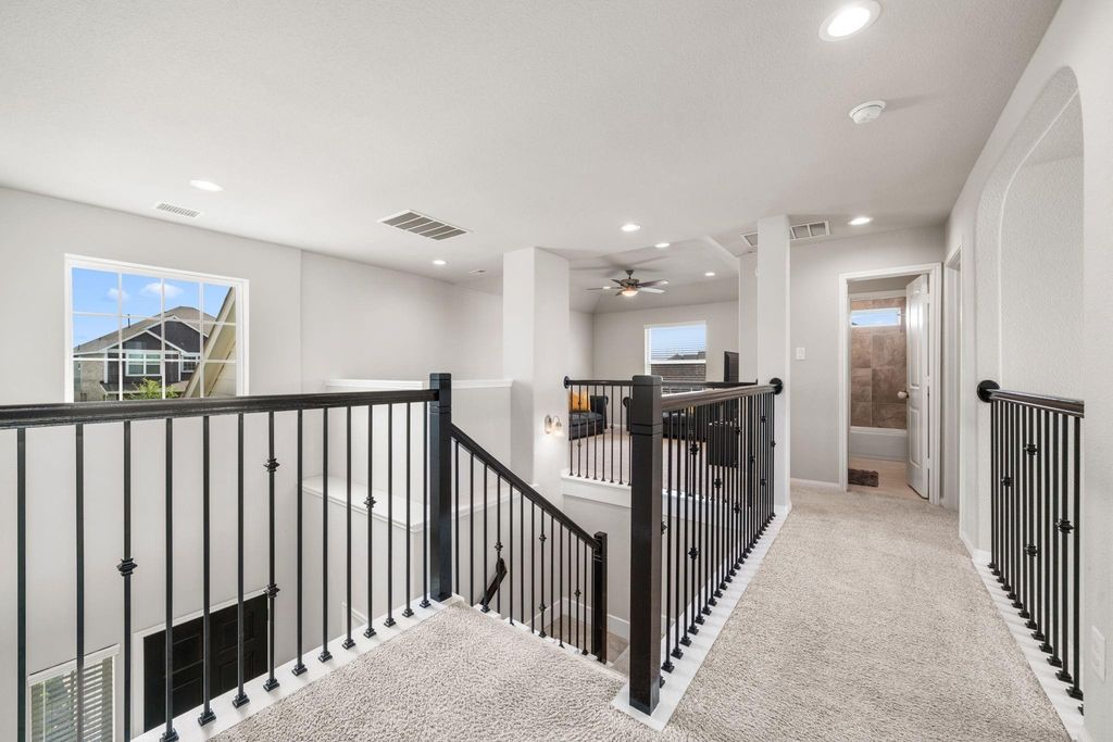 Image 24 of property listing at 60 Indian Wells Drive, Manvel, TX 77578