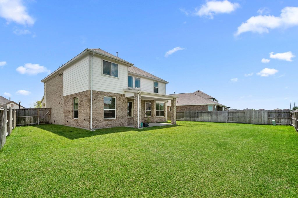 Image 38 of property listing at 60 Indian Wells Drive, Manvel, TX 77578