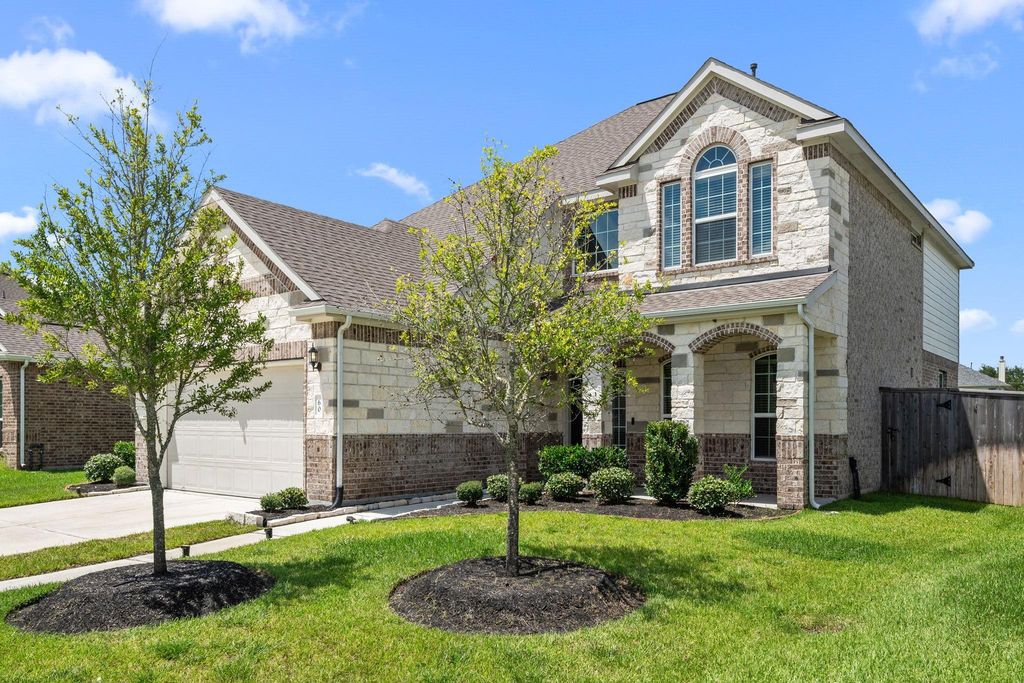 Image 4 of property listing at 60 Indian Wells Drive, Manvel, TX 77578