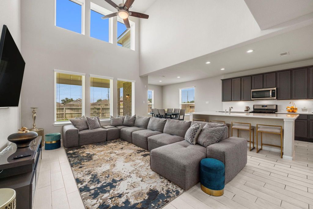 Image 9 of property listing at 60 Indian Wells Drive, Manvel, TX 77578