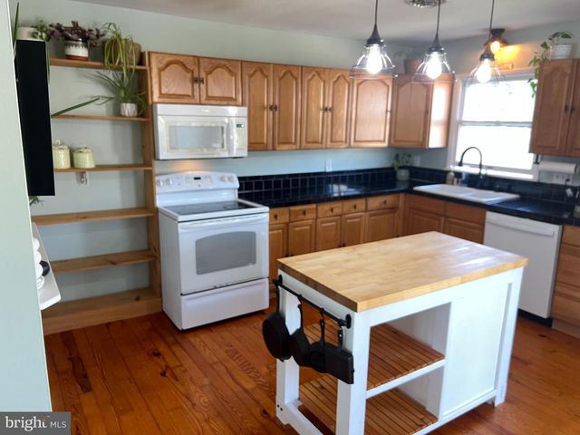 3 W 1ST ST, Selbyville, DE 19975