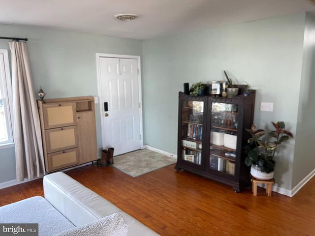 3 W 1ST ST, Selbyville, DE 19975