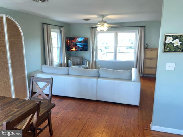 3 W 1ST ST, Selbyville, DE 19975