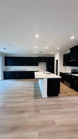 2608 Garden Farms Ave, Lathrop, CA 95330