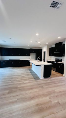 2608 Garden Farms Ave, Lathrop, CA 95330