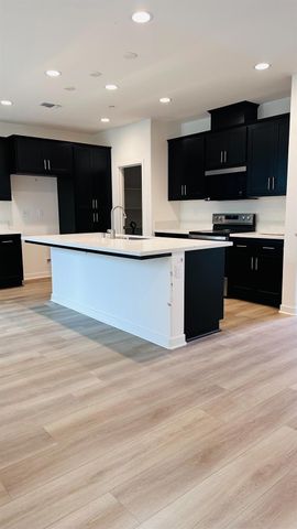 2608 Garden Farms Ave, Lathrop, CA 95330