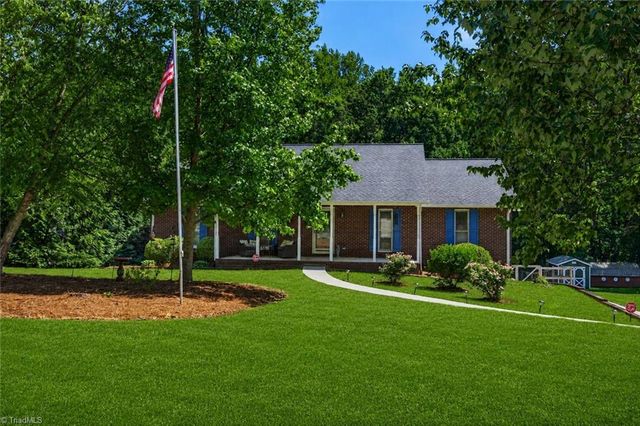 221 Leighmar Street, Clemmons, NC 27012