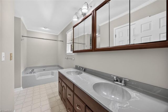 221 Leighmar Street, Clemmons, NC 27012