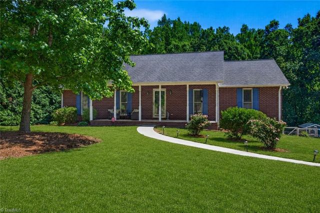221 Leighmar Street, Clemmons, NC 27012