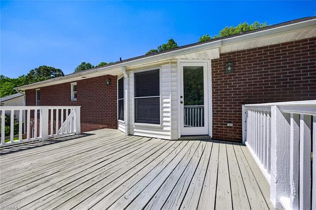 221 Leighmar Street, Clemmons, NC 27012