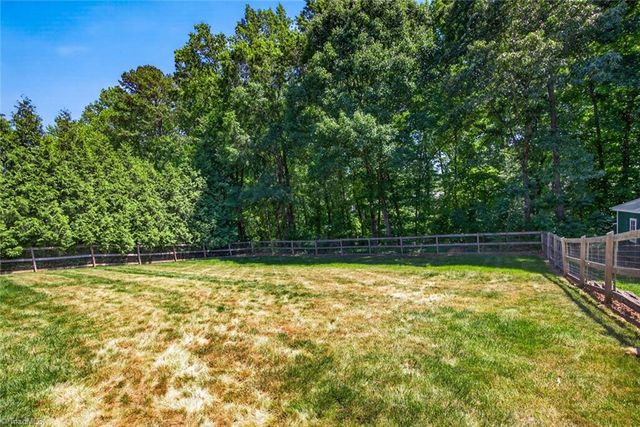221 Leighmar Street, Clemmons, NC 27012