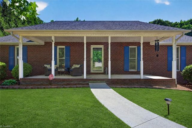 221 Leighmar Street, Clemmons, NC 27012