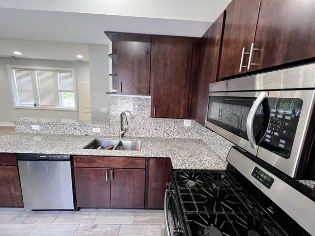 3355 W Huron Street 1, Chicago, IL 60624
