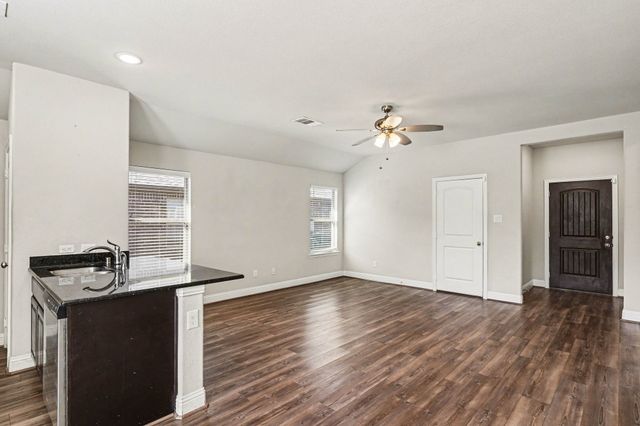 1421 Warringwood Drive, Greenville, TX 75402