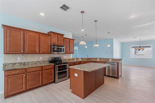 2626 YUKON CLIFF DRIVE, Ruskin, FL 33570