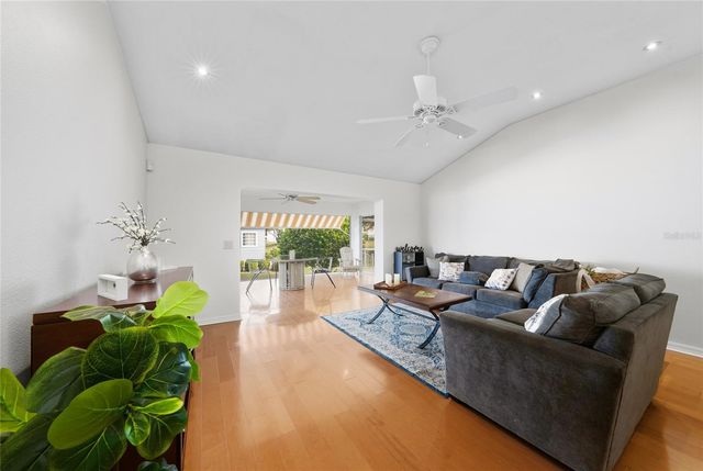 2241 HACKNEY WAY, The Villages, FL 32162