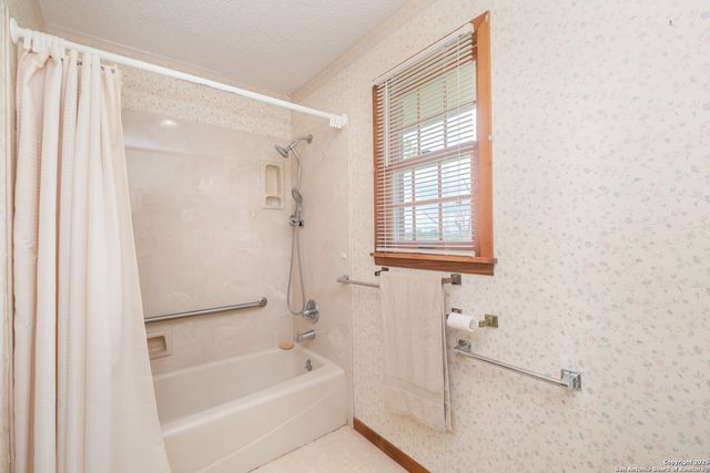 1221 Pieper Rd, New Braunfels, TX 78130