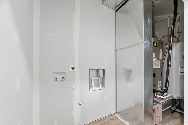 1727 N Main St, Rose Hill, KS 67133