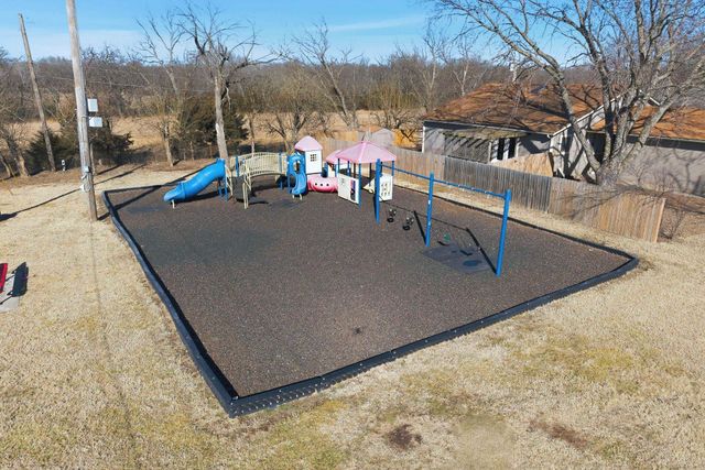 1727 N Main St, Rose Hill, KS 67133