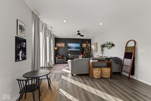 1271 Peregrine Lane, Greenwood, IN 46143