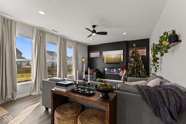 1271 Peregrine Lane, Greenwood, IN 46143