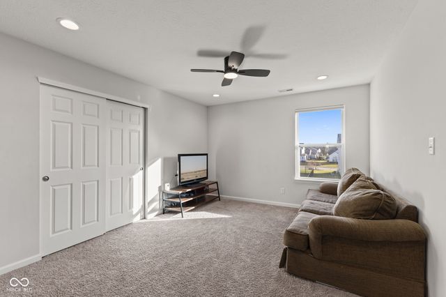 1271 Peregrine Lane, Greenwood, IN 46143