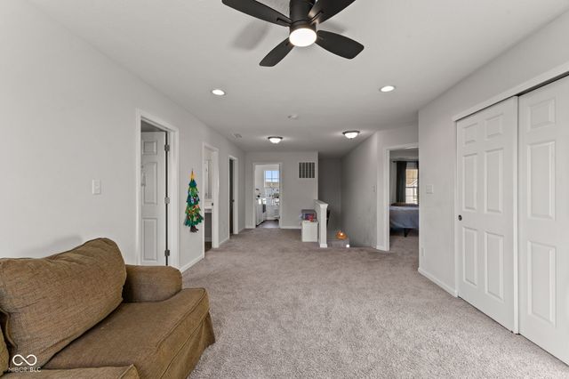 1271 Peregrine Lane, Greenwood, IN 46143