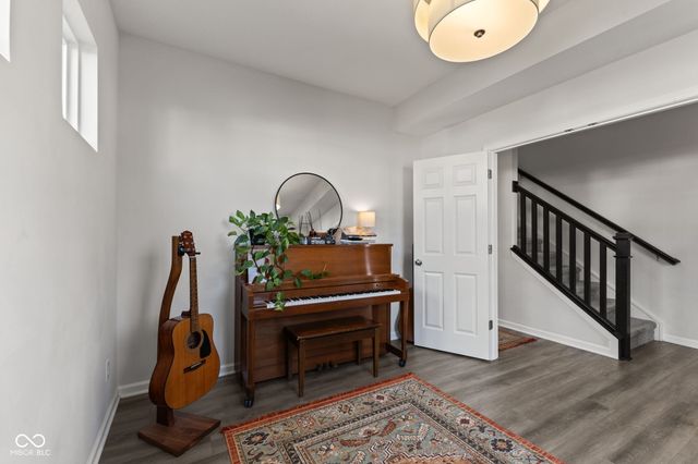 1271 Peregrine Lane, Greenwood, IN 46143