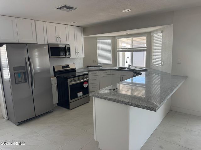 8837 W HIGHLAND Avenue, Phoenix, AZ 85037