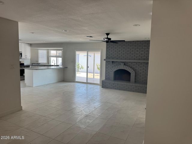 8837 W HIGHLAND Avenue, Phoenix, AZ 85037