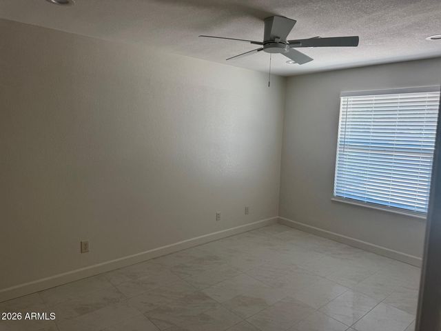 8837 W HIGHLAND Avenue, Phoenix, AZ 85037