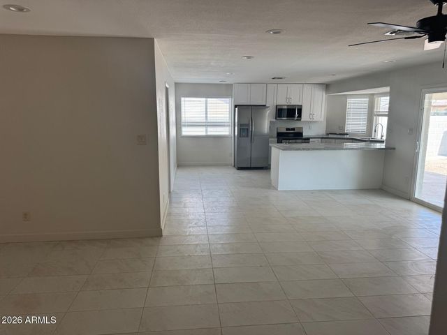 8837 W HIGHLAND Avenue, Phoenix, AZ 85037