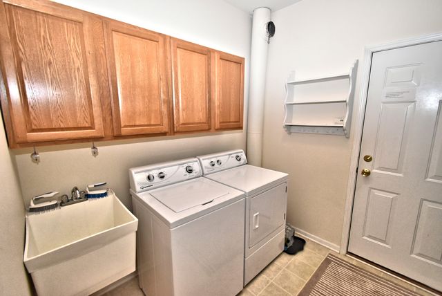 1390 Mackinaw Place, Schererville, IN 46375