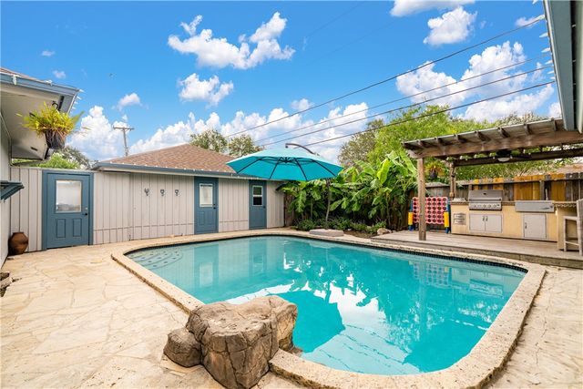 429 Bermuda Pl, Corpus Christi, TX 78411