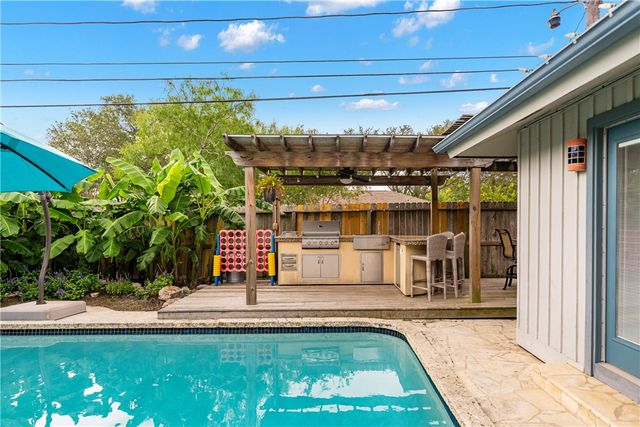 429 Bermuda Pl, Corpus Christi, TX 78411