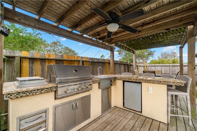 429 Bermuda Pl, Corpus Christi, TX 78411