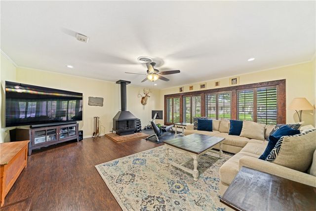 429 Bermuda Pl, Corpus Christi, TX 78411