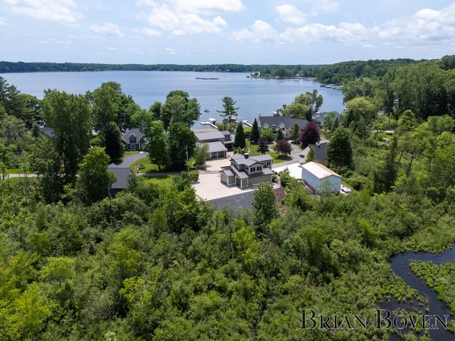 3381 Northshore Drive, Pierson Twp, MI 49339