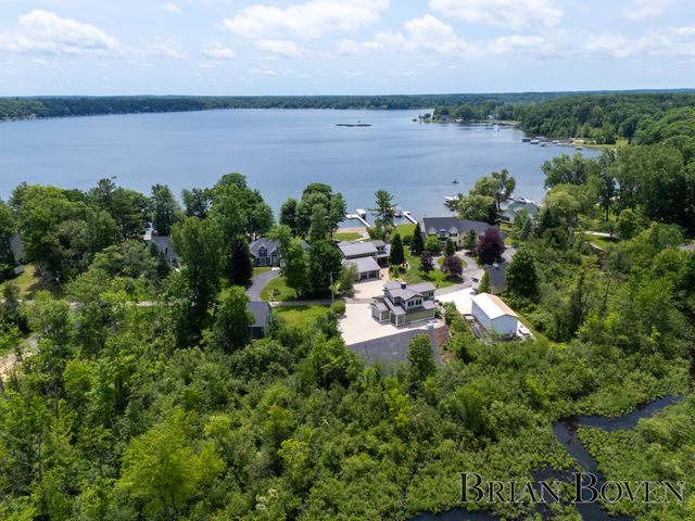 3381 Northshore Drive, Pierson Twp, MI 49339