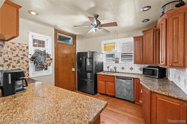 14529 Grandmont Avenue, Detroit, MI 48227