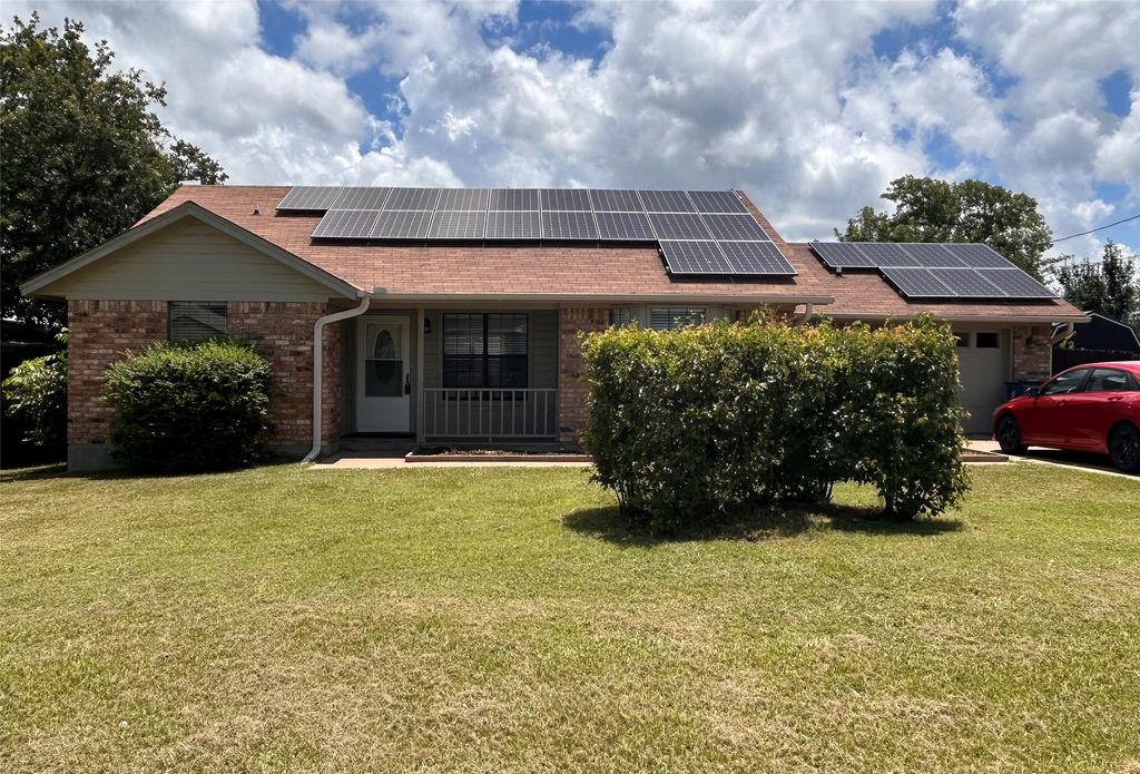 1105 Snowberry Street, Keene, TX 76031