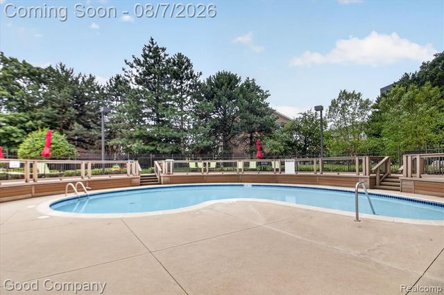 5000 Town Center 1402, Southfield, MI 48075